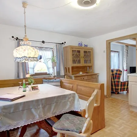 Apartman Almroeserl